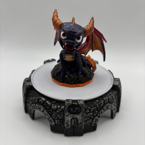 Skylanders giants figures - -,